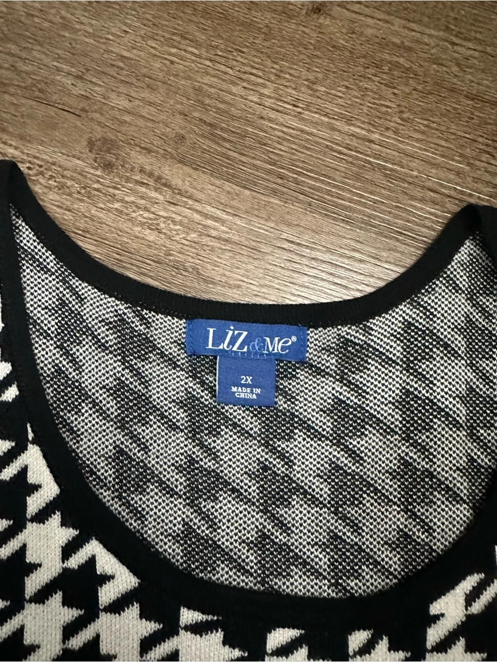 Liz & Me Black and White Houndstooth Crewneck Sweater Vest
